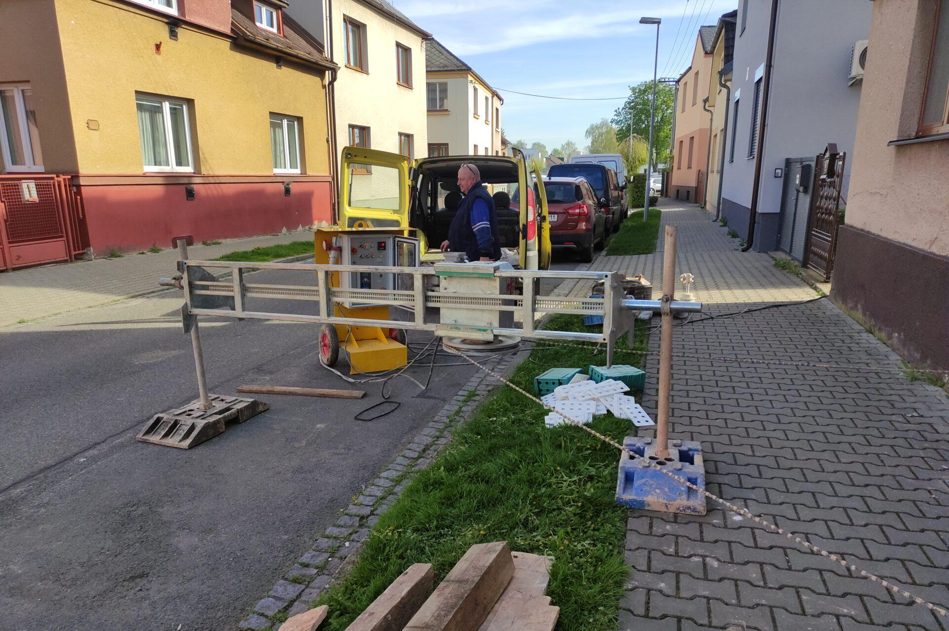 Podřezávání zdiva diamantovým lanem - profesionální sanace